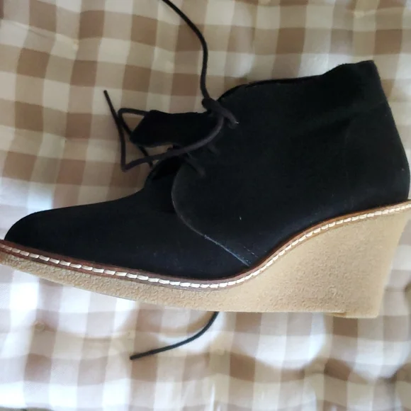 Joe Fresh booties new without tags only try on. Suede leather. - Picture 5 of 5